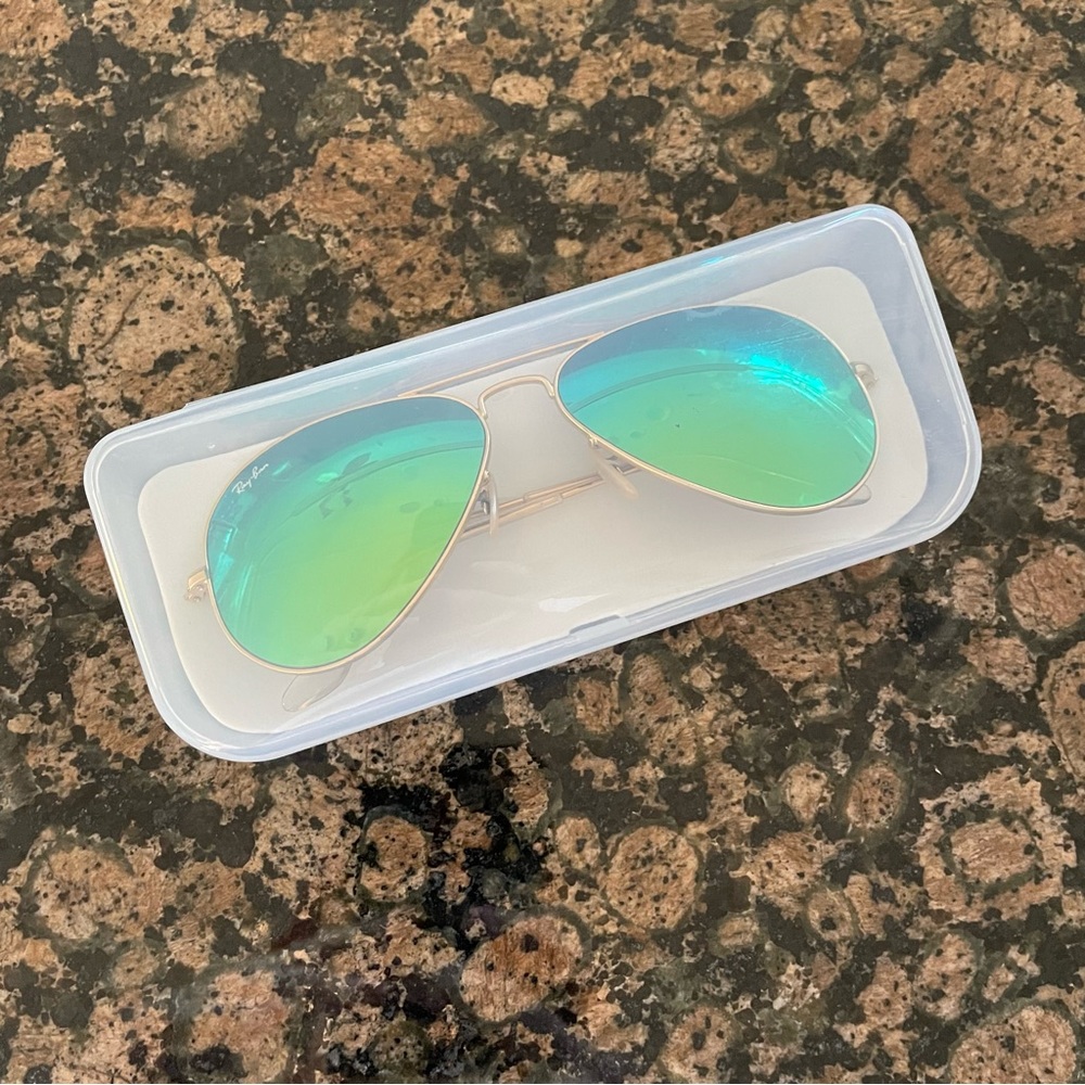 RB3025 Ray-Ban Aviator Sunglasses - Picture 11 of 13